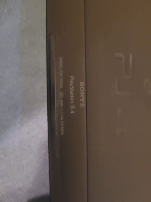 Ps4 playstation 4 500 gb CUH - 1004A możliwy zestaw