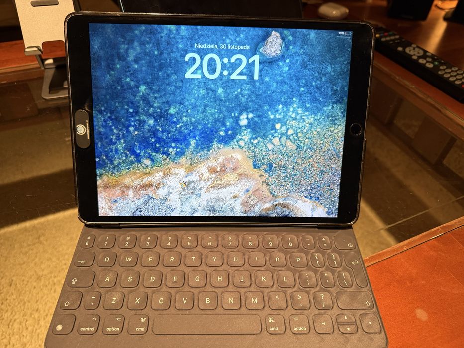 Ipad pro 10.5 wifi 64gb + kalawiatura smart keyboard