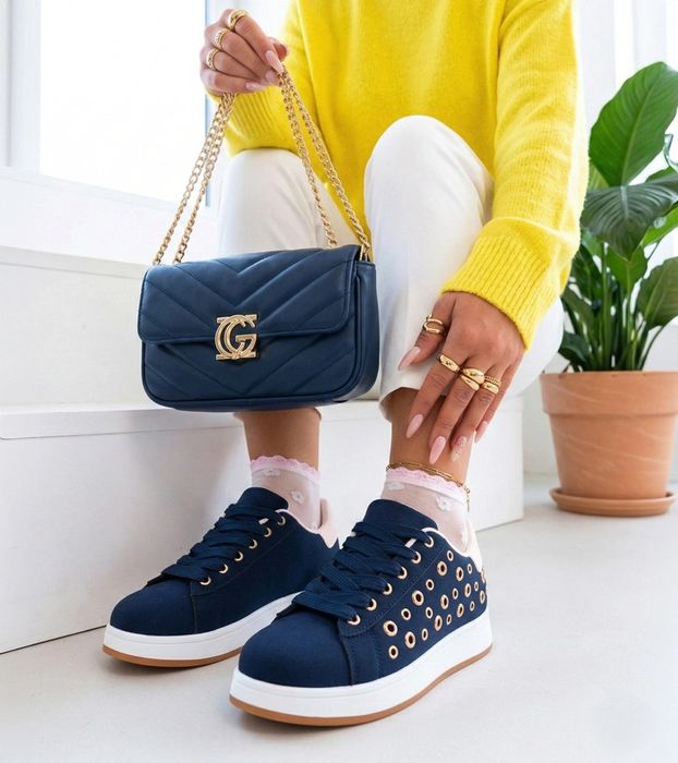 Granatowe sneakersy na platformie z nitami Adelis
