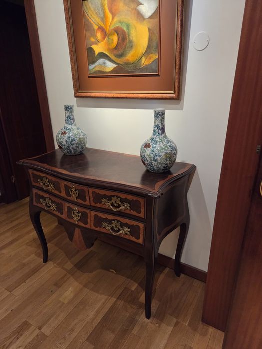 Comoda Luís xv em pau santo e pau rosa