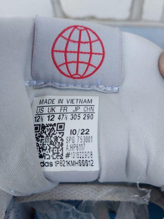 Adidas кроссовки оригинальные раз 46-47