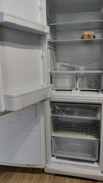 Холодильник Indesit