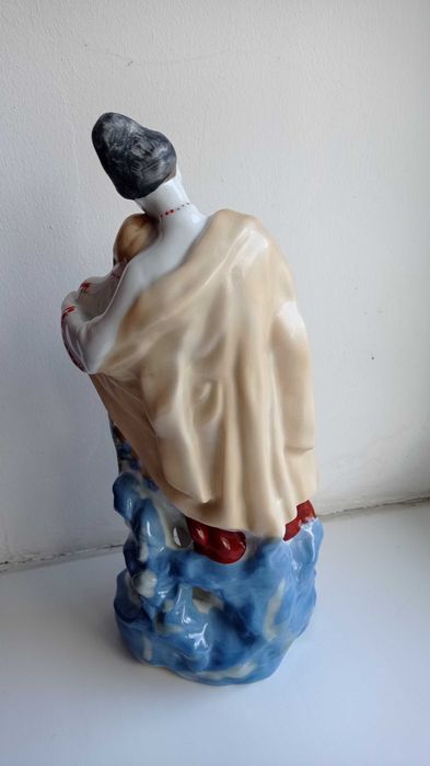 Фарфоровая статуэтка. Майська ніч.