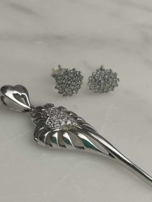 zawieszka i kolczyki z cyrkoniami