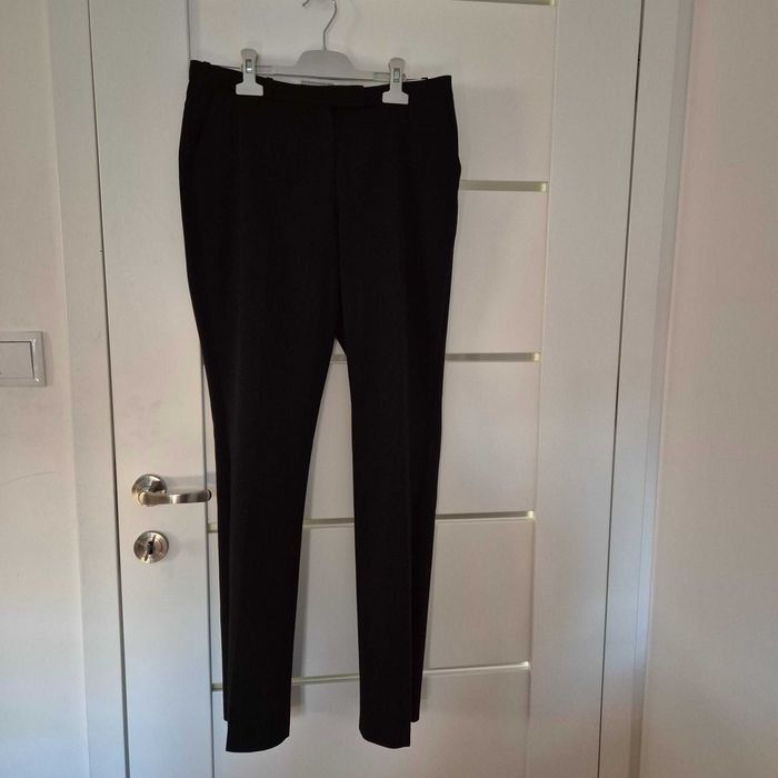 H&M czarne damskie spodnie w kant rozmiar 38