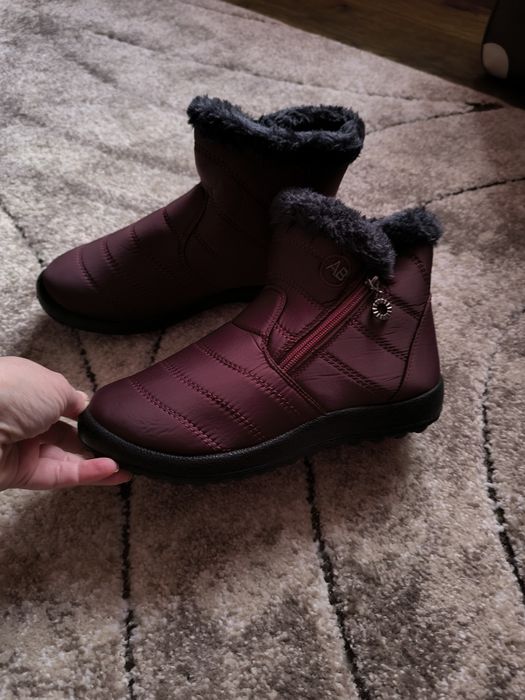 Жіночі короткі боти, різні моделі