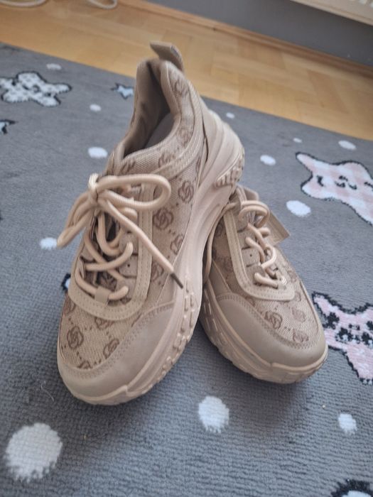 Sneakersy damskie raz ubrane