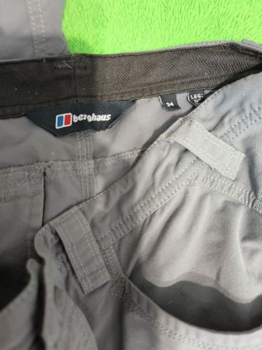 Сірі штани Berghaus