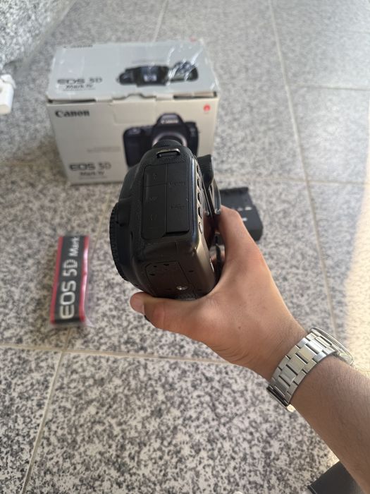 Canon EOS 5D Mark IV