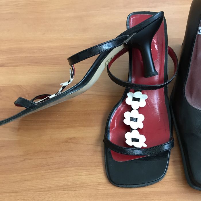 Sandálias e Sapatos