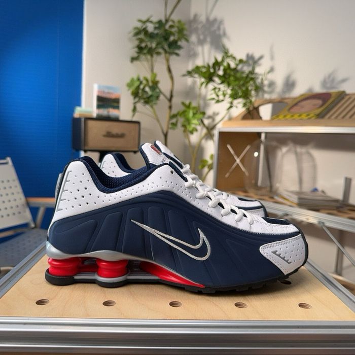 Кросівки Nike Shox R4 ЧИТАТИ ОПИС