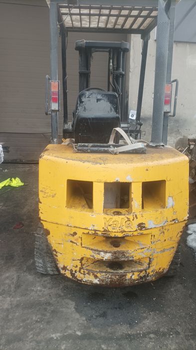 Wózek widłowy Yale GLP30 triplex