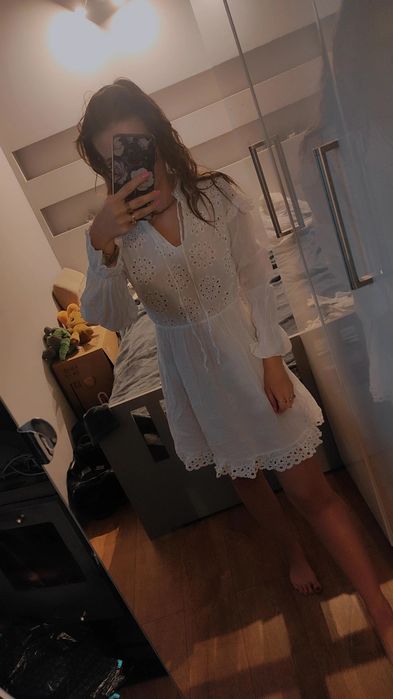 Biała sukienka ażurowa styl boho