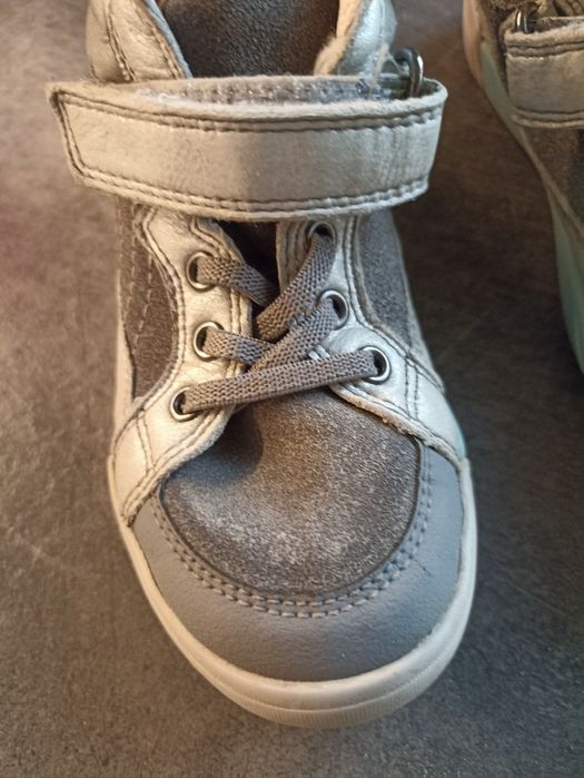 Trzewiki adidas Clarks rozmiar 27 27,5 rzepy skórzane szare srebrne