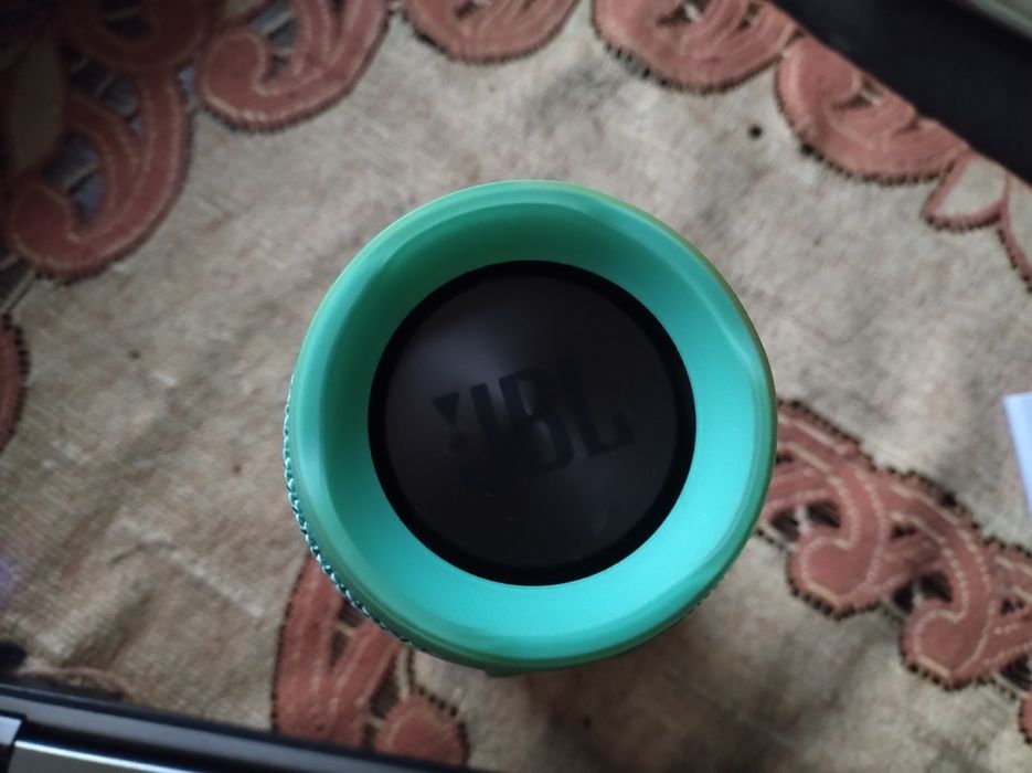 JBL głośnik do naprawy albo na części nie włącza się