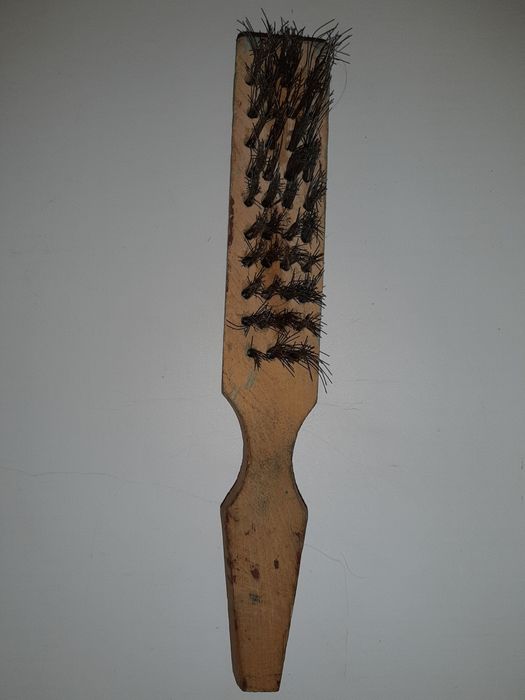 Щетка по металлу ручная