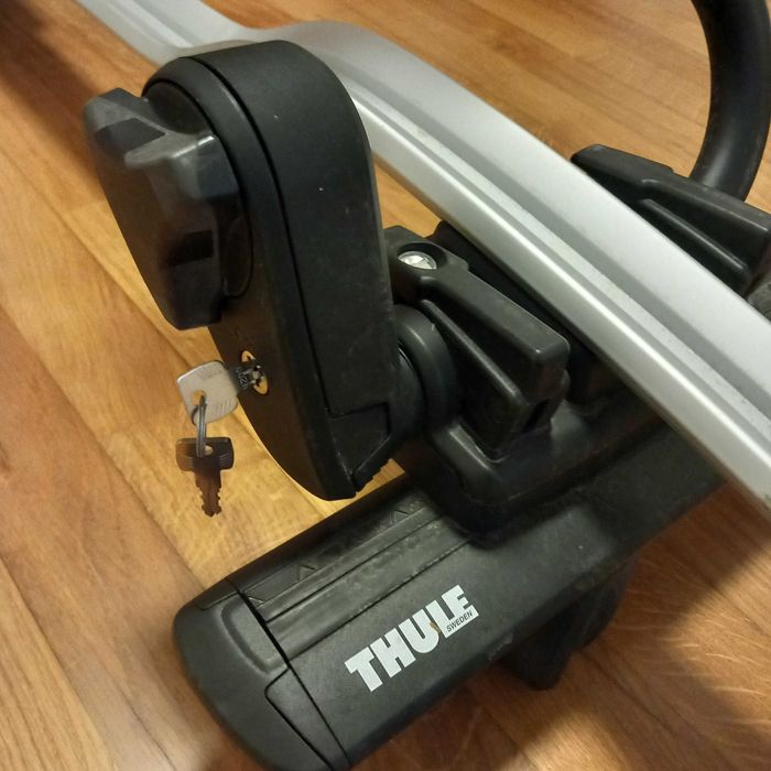 Barras de tejadilho e suportes de bicicletas THULE