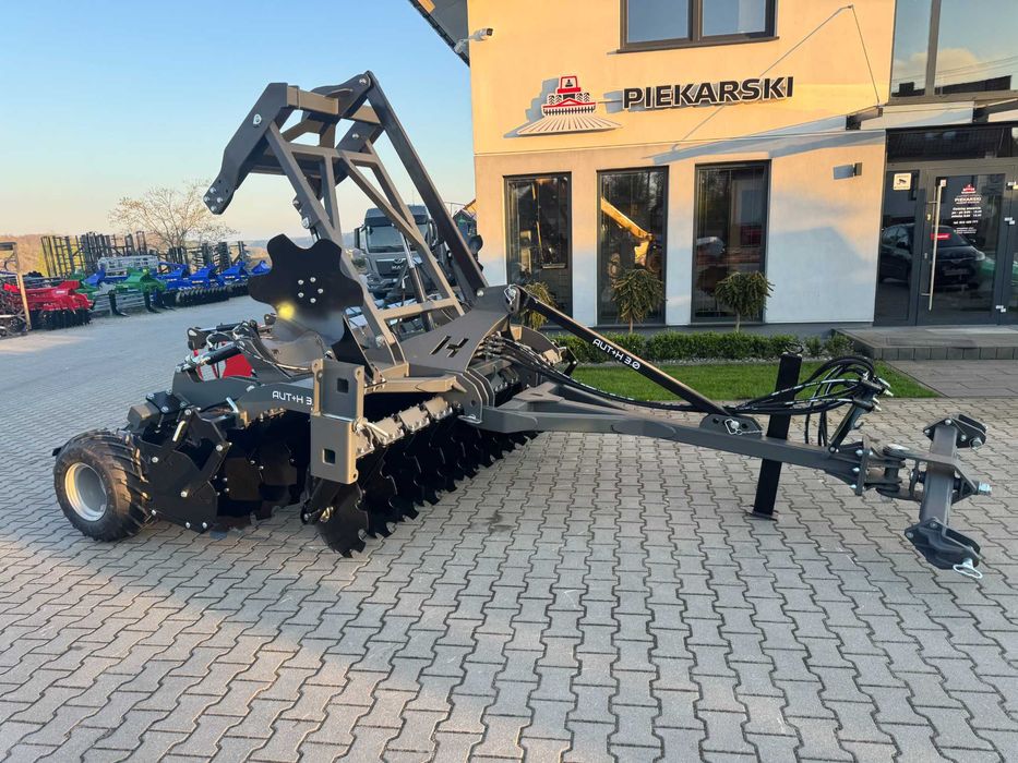 Agregat talerzowy uprawowo-siewny z wałem oponowym 3,0 m AUTW Helagro