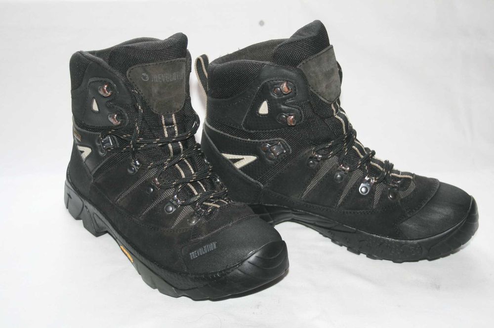 Трекінгові  черевики  роз. 42  уст.26.5см.