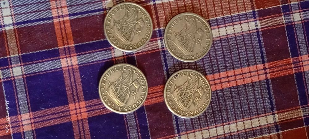 Moedas Republica Portuguesa 2,5 escudos varias datas