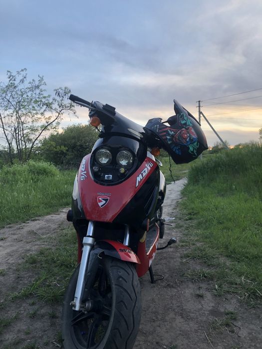 Продам скутер 2019 року SRARK  SR-150 S-16 з документами .