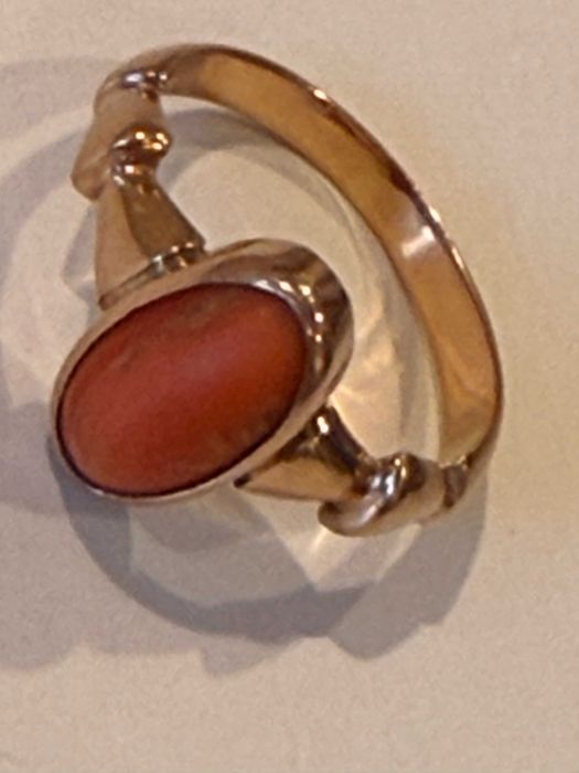 pierścionek złoto 585  koral  390zł za gram