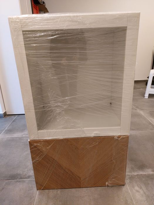 Combinação armário/estante chão ou parede ikea