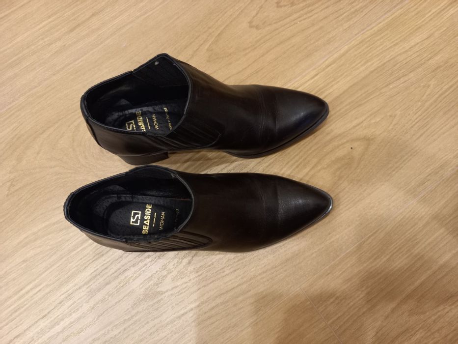 Botins pretos como novos