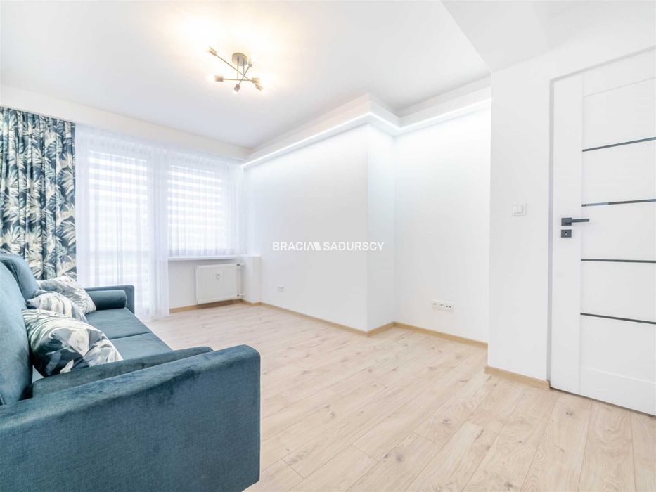 Świeżo wyremontowane 2 pokoje w centrum - Widok 2