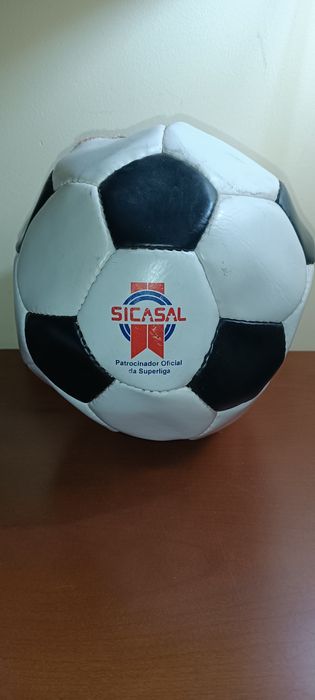 Antiga e Rara bola de futebol apenas pra decoração