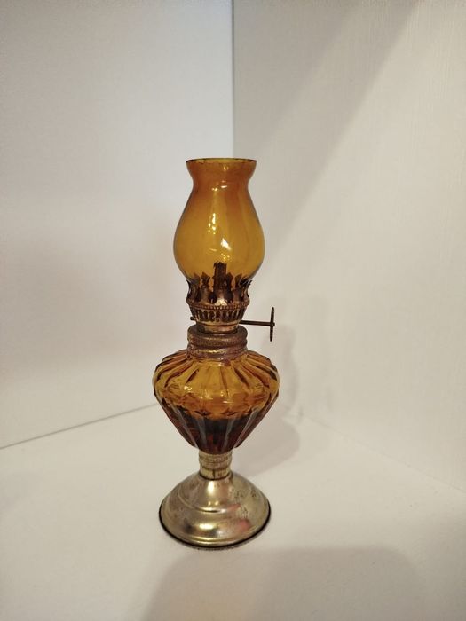 Вінтажні міні гасові лампи.