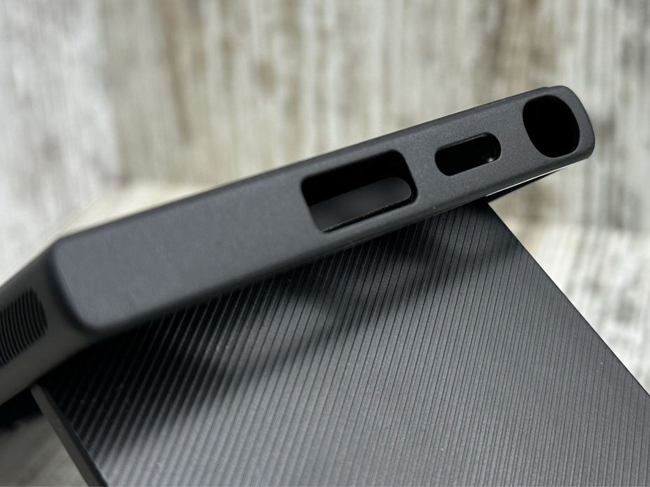 Чехол тонкий Carbon TPU на Samsung S24/ S24 Plus/ S24 Ultra Чохол