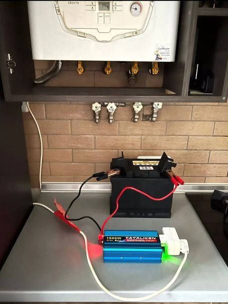 Світло на 6 годин з інвертором перетворювач carspa чистий синус 1600W/