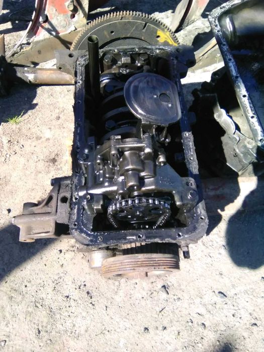 silnik 1.9d polonez, pokrywa, sterownik,tylna oś meriva,zagłówki 126p.