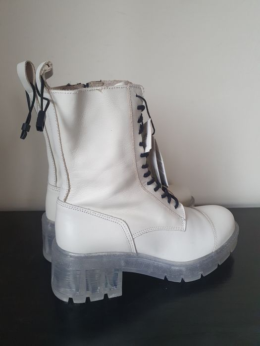 Buty ze skóry z Zary