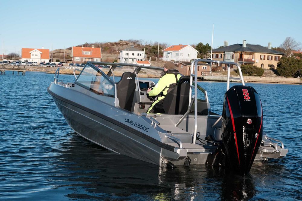 UMS 655 DC Алюмінієвий катер