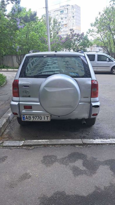 автомобиль тойото Rav 4