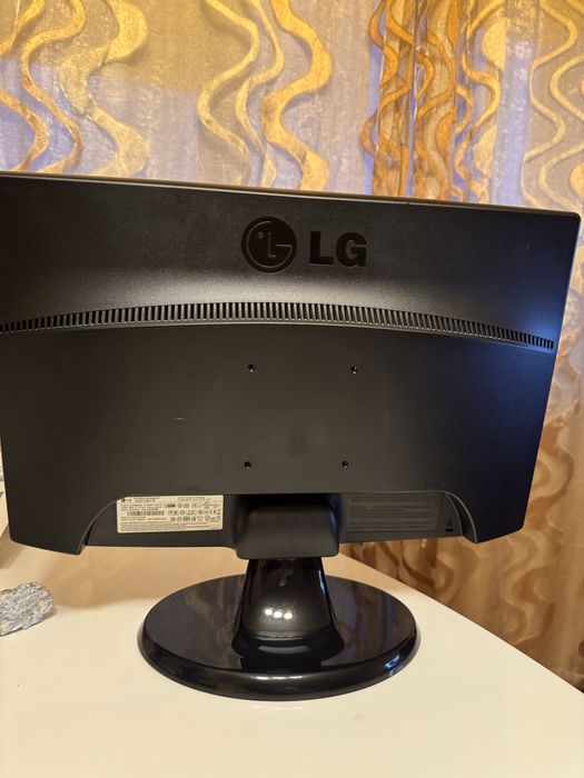 Monitor LG Flatron W1943SS-PF para computador
