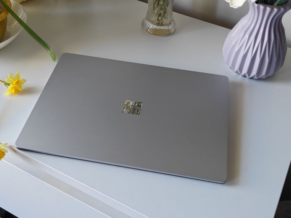 Microsoft surface laptop 5