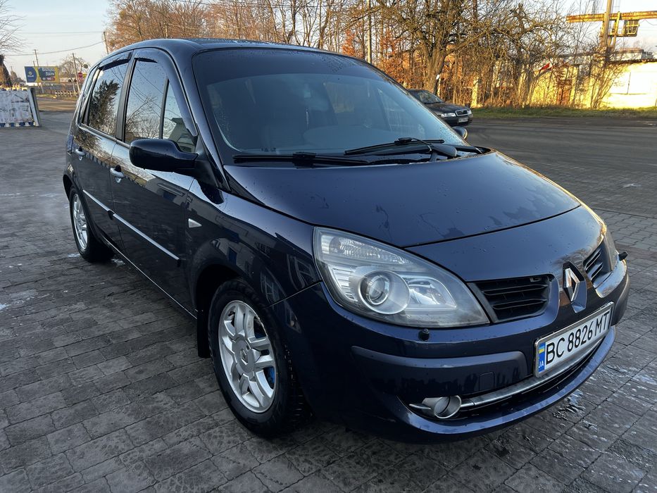 Продам сценіка меган