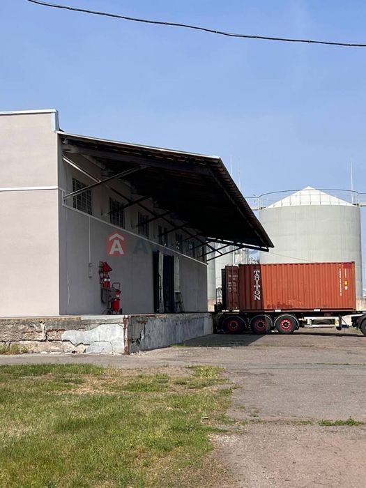 Продається виробничо-складська будівля з залізничною колією!