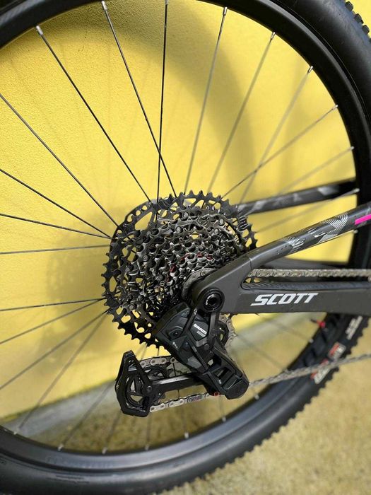 2025 Scott spark rc team - carbon pink
