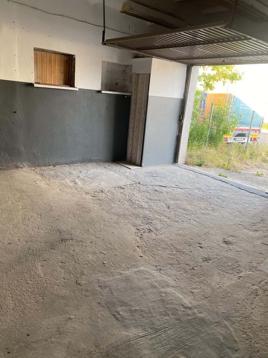 Garaż magazyn 70m2 na  dzialce  200m2