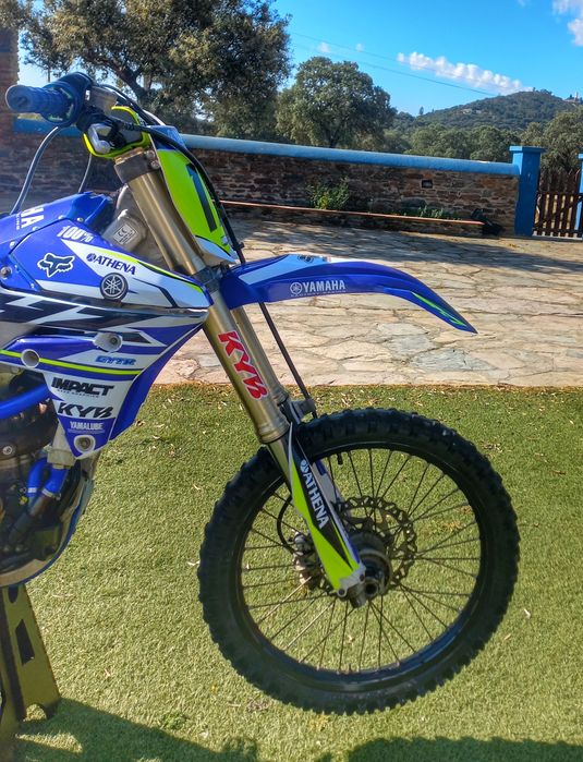 YAMAHA YZ 450F --- 2015