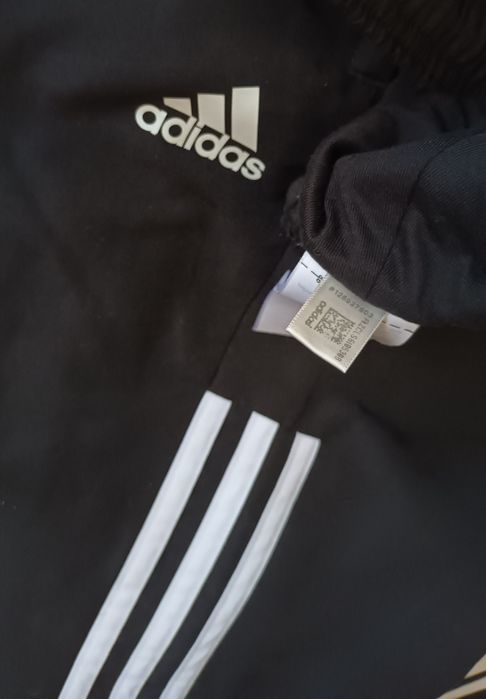 Czarne spodnie dresowe Adidas