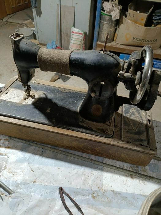 Швейна машинка Zinger