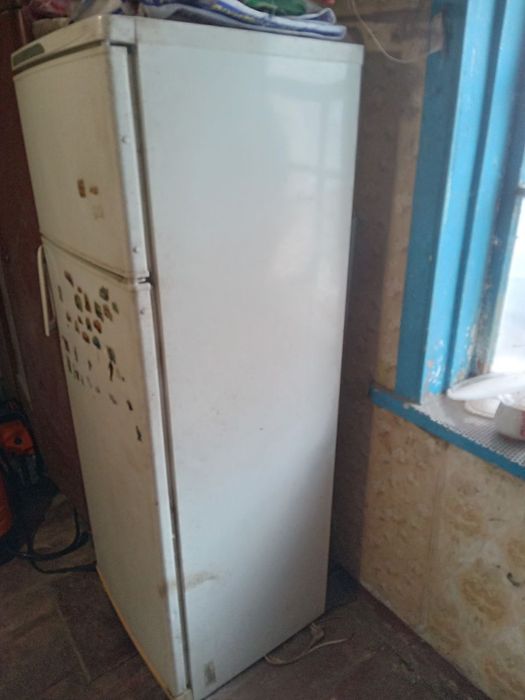 Продам холодильник в нормальном робочем состоянии