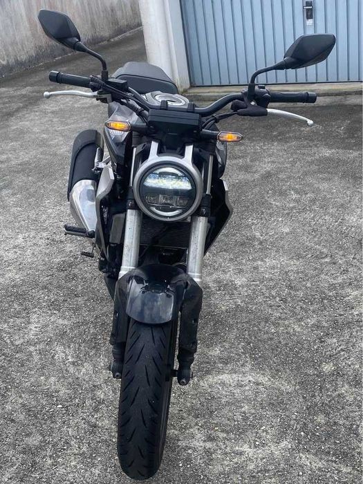 Mota Honda CB300R