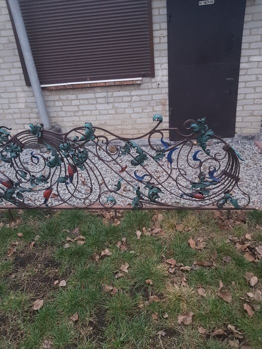 Забор из металла кованый.