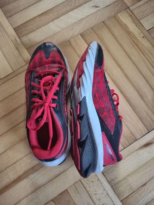 Продам кросівки UNDER ARMOUR